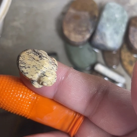 谜***岫岩河磨玉（透闪石质玉）未镶嵌挂件