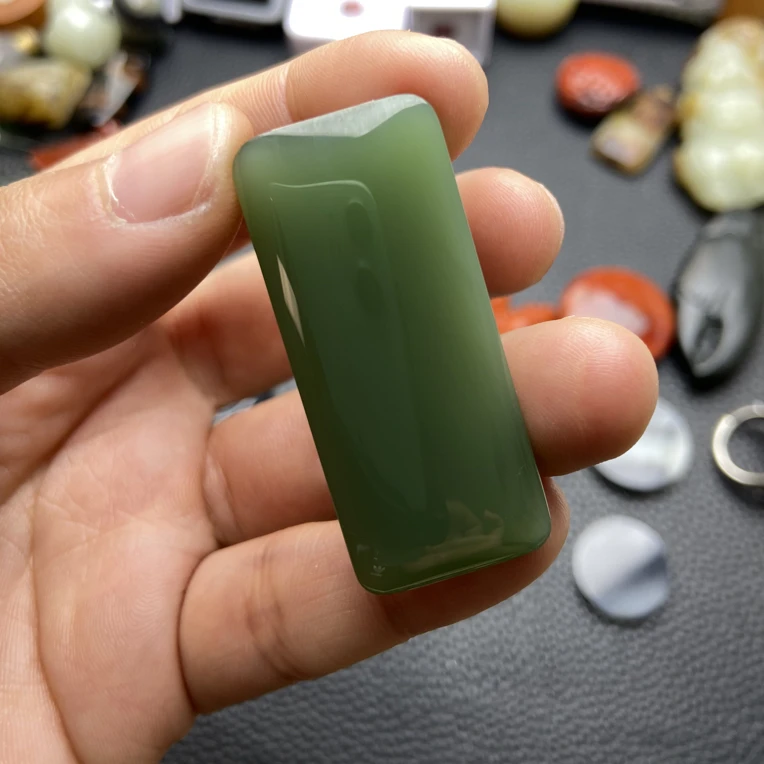 和田玉 粉青无事牌（46x20x9）