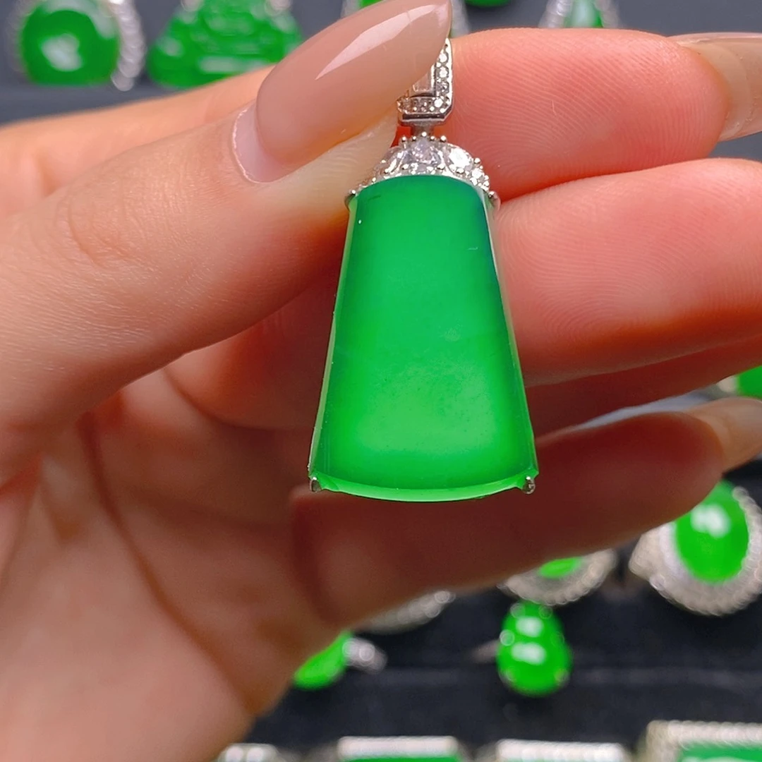 颈饰银S925镶嵌翡翠