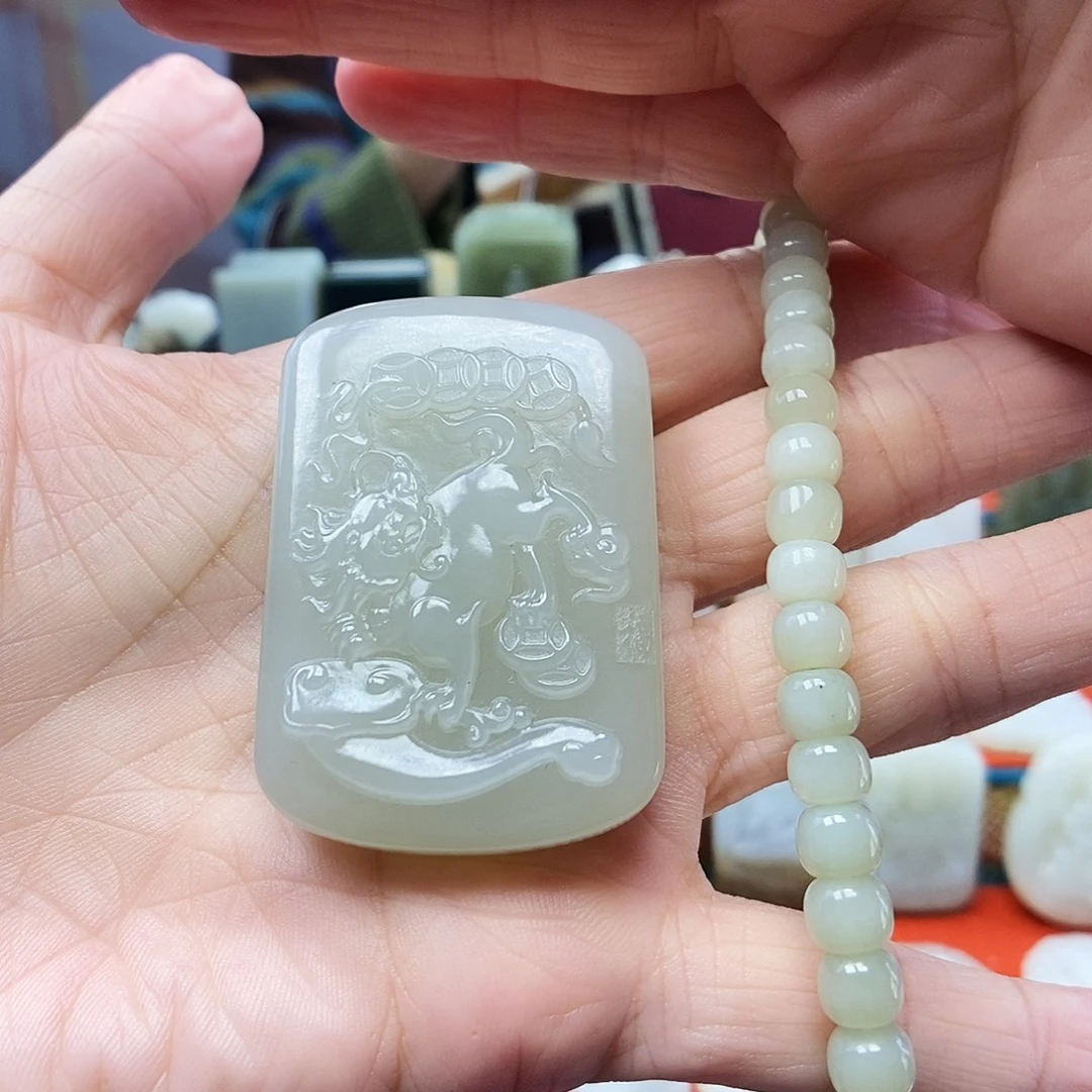 平****和田玉未镶嵌颈饰