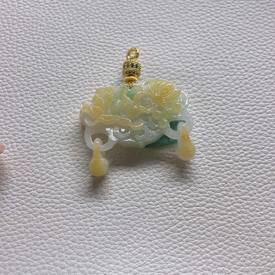 翡翠未镶嵌颈饰翡翠小锁