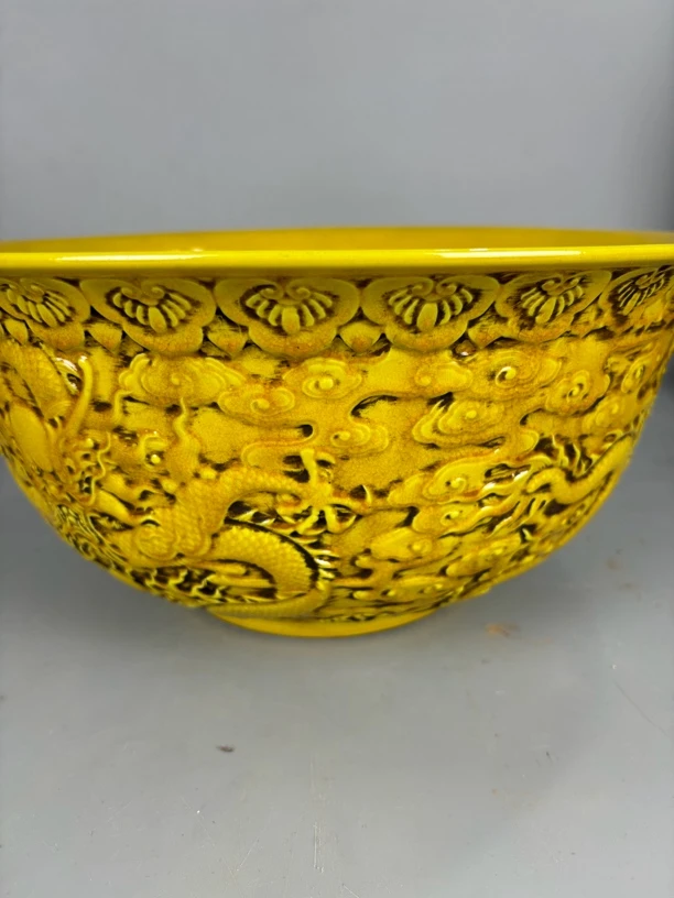 珍藏精品单色釉龙碗漏漏漏