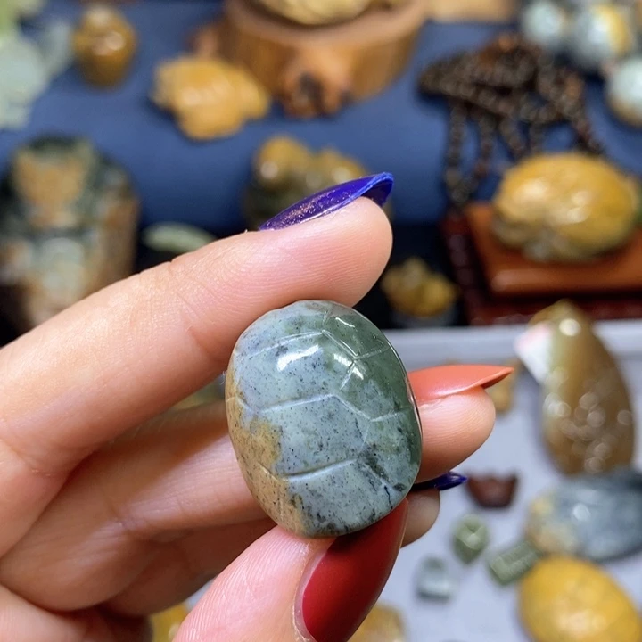 岫岩河磨玉（透闪石质玉）富甲未镶嵌