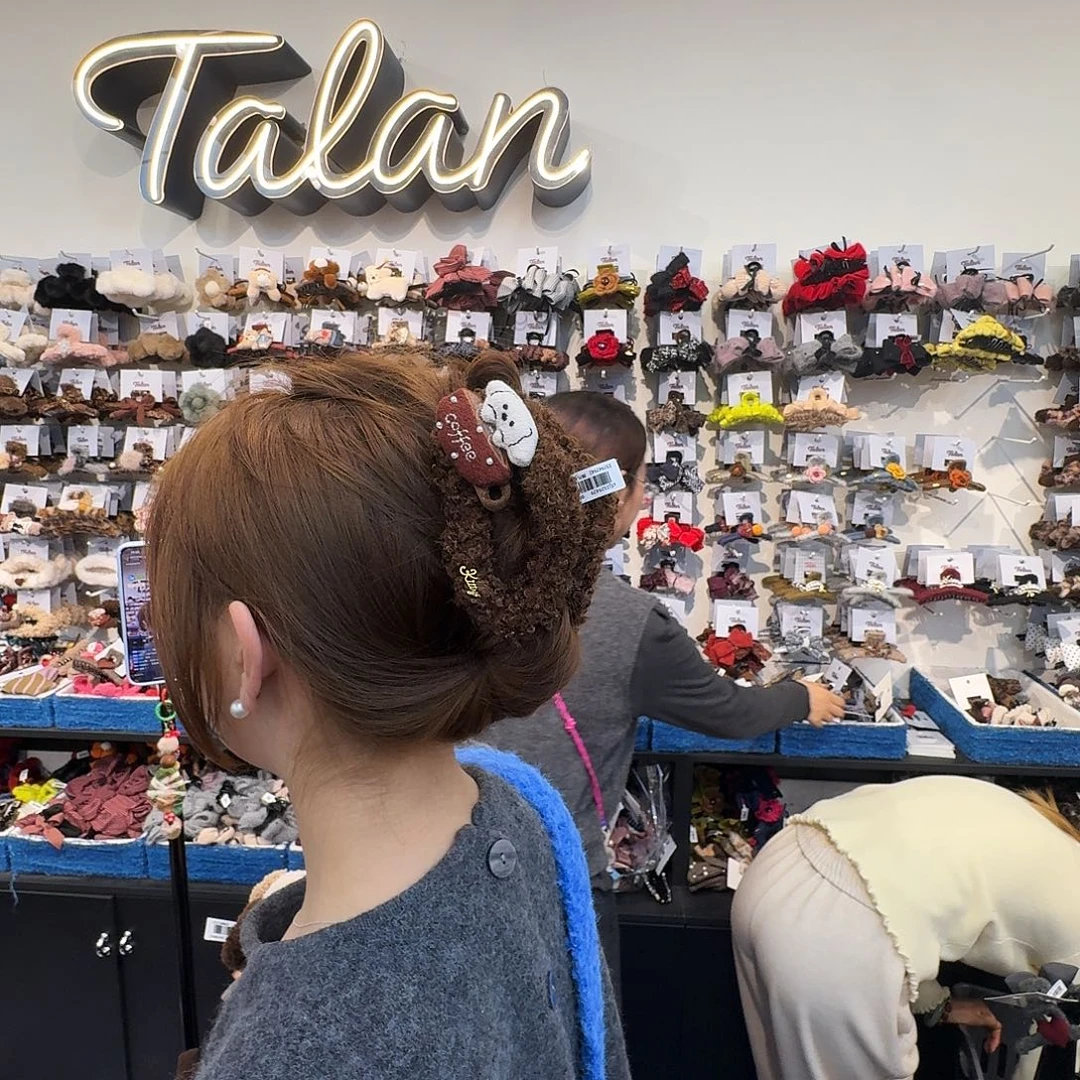 布艺非金属咖色云朵抓夹小狗