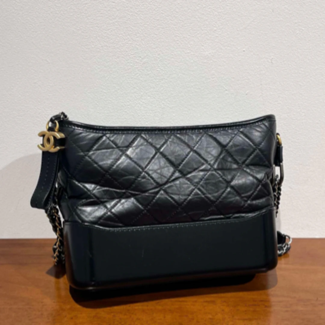 99新 Chanel/香奈儿 黑金牛皮流浪包 新中号