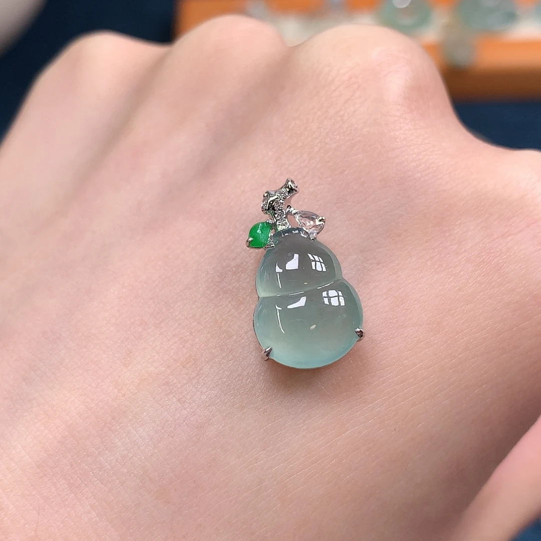 吊坠(不含链)18K金镶嵌翡翠