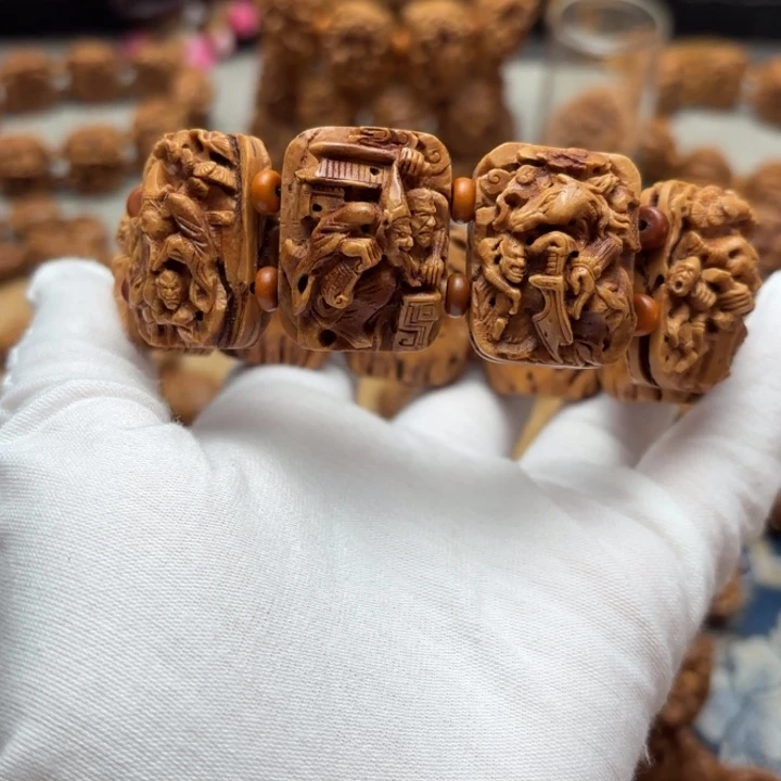 桃核雕刻钟馗手牌