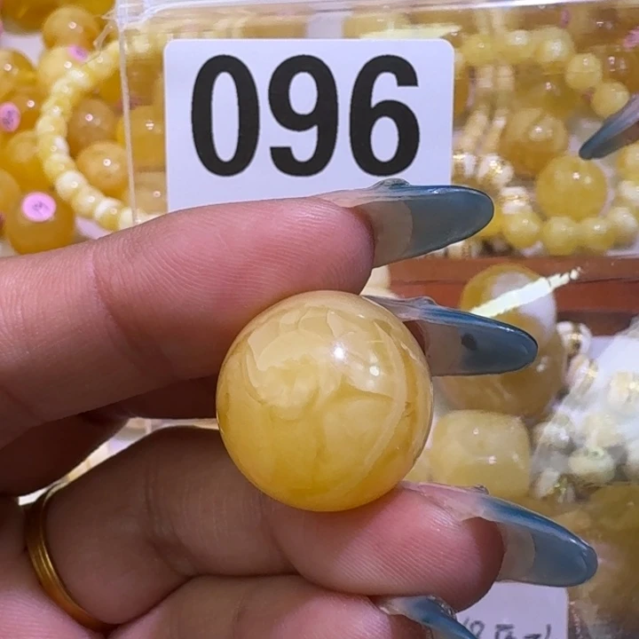 没***梅裸石琥珀未镶嵌18.8瑕疵