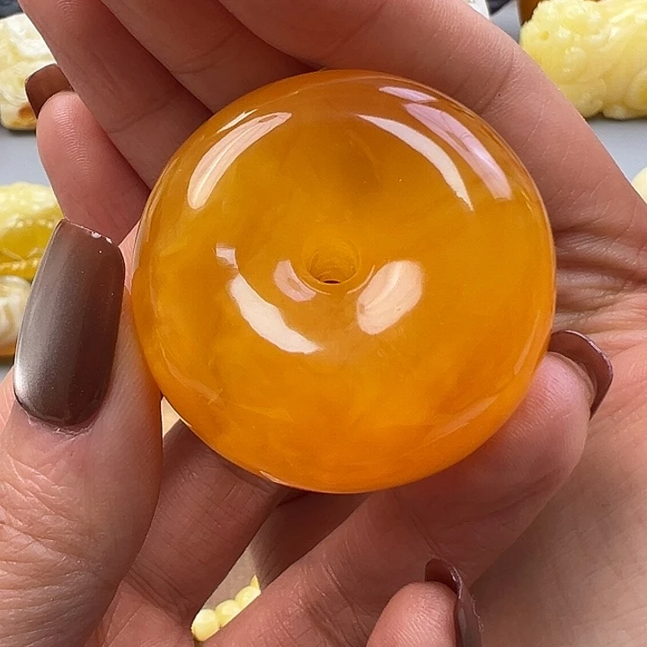 蜜蜡未镶嵌珠宝奇石