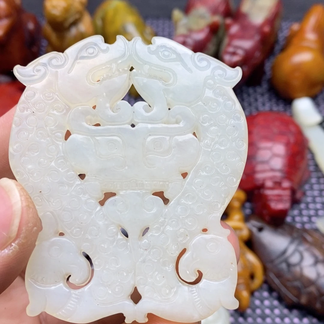 蛇纹石玉颈饰未镶嵌百****r