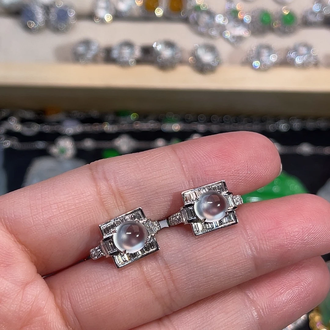 翡翠18K金镶嵌耳饰玻璃种冰蛋