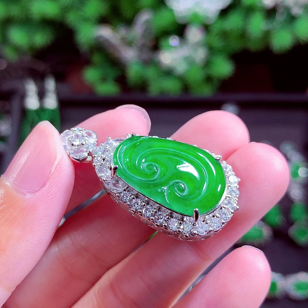 颈饰未镶嵌翡翠天然