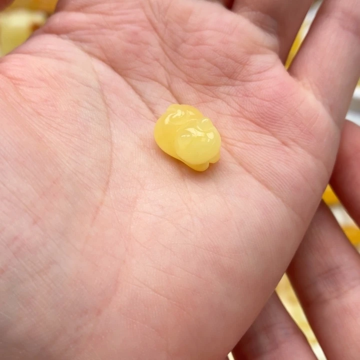 蜜蜡未镶嵌珠宝奇石