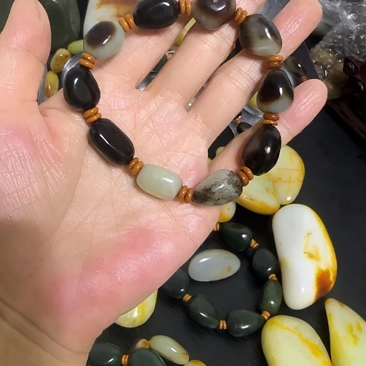 *****和田玉（糖玉）未镶嵌手链