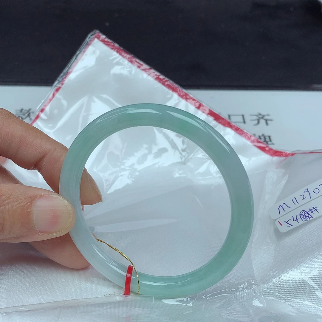 翡翠手镯未镶嵌54圈2902