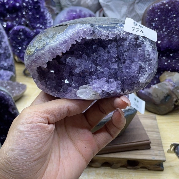 未镶嵌水晶大型摆件（非配饰）