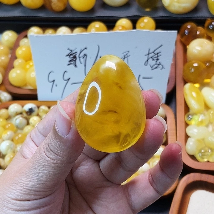 琥珀未镶嵌颈饰天然蜜蜡