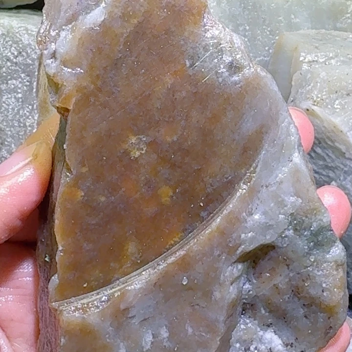 和田玉未镶嵌珠宝半成品