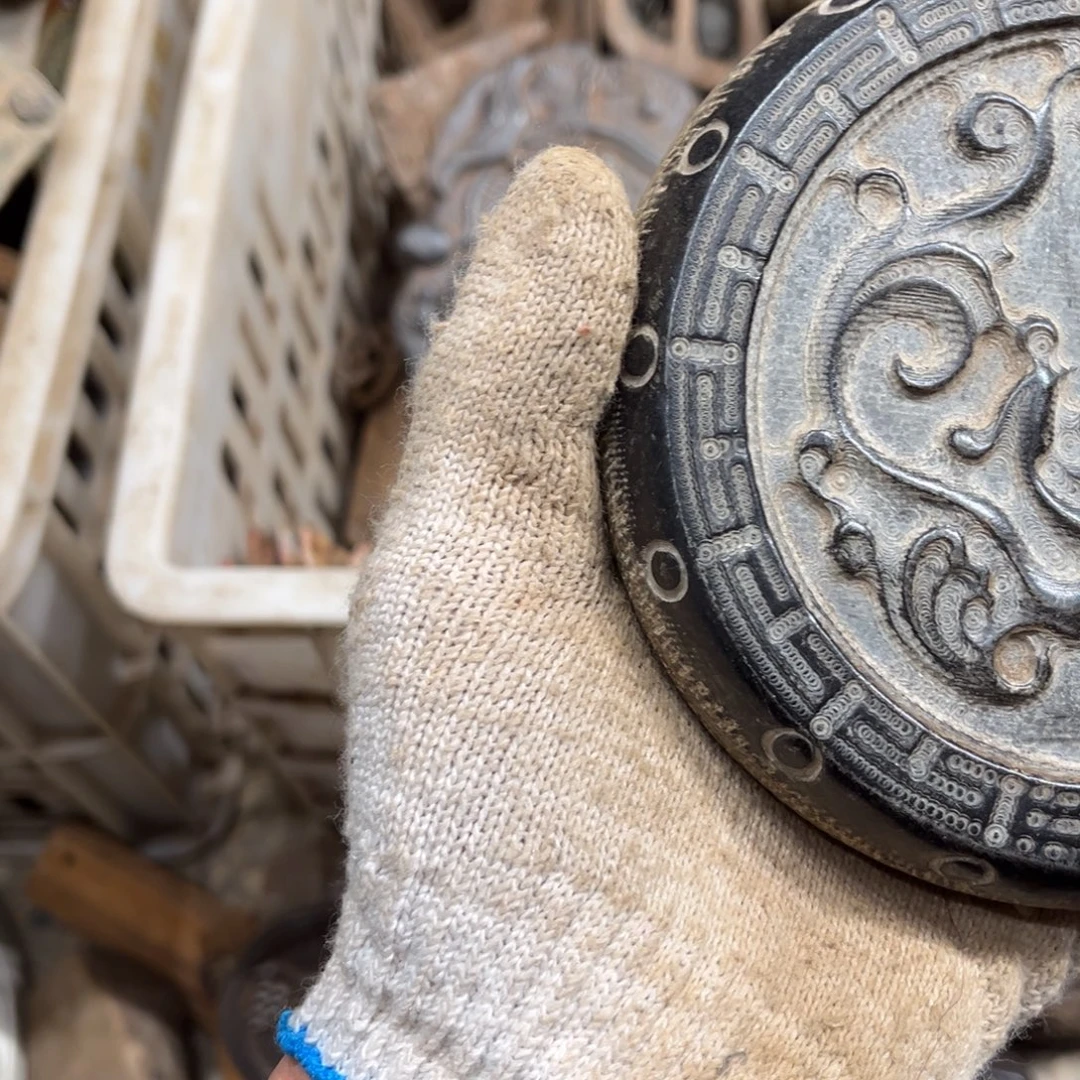 刘***手一物一图，工艺品。