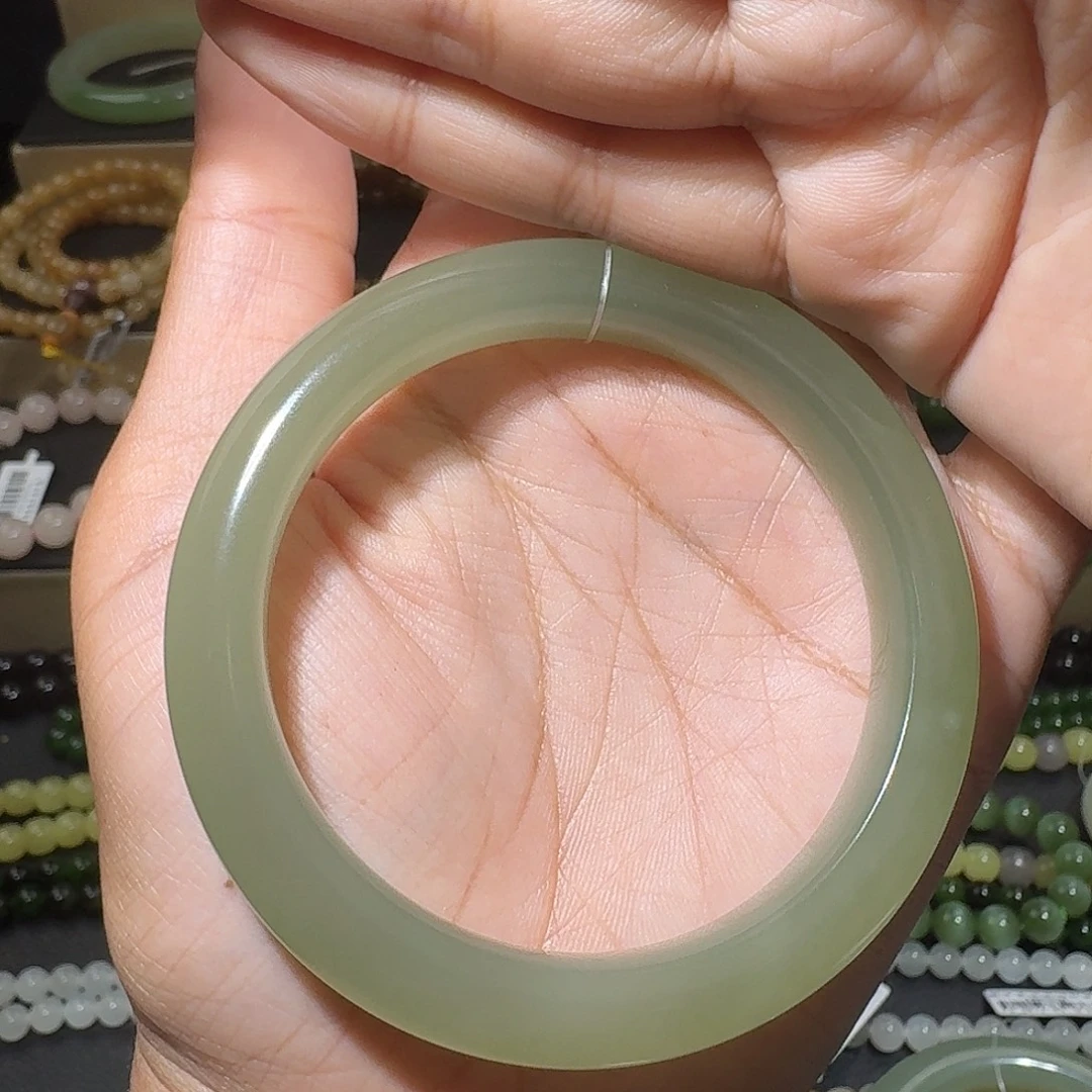 星***~和田玉未镶嵌手镯