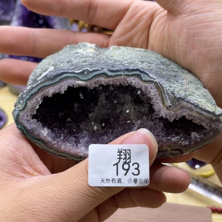 未镶嵌水晶大型摆件（非配饰）