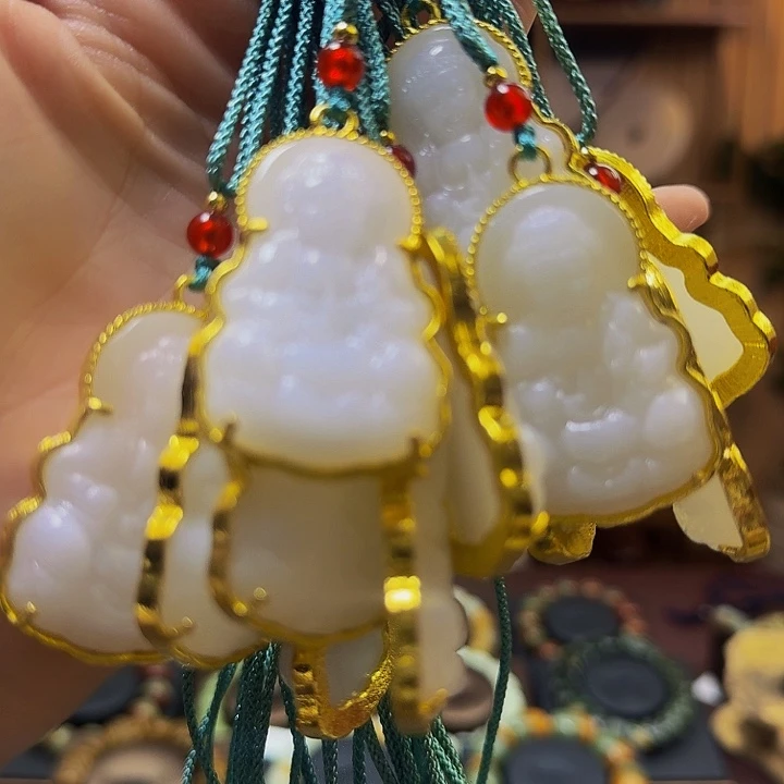 石英质玉颈饰未镶嵌