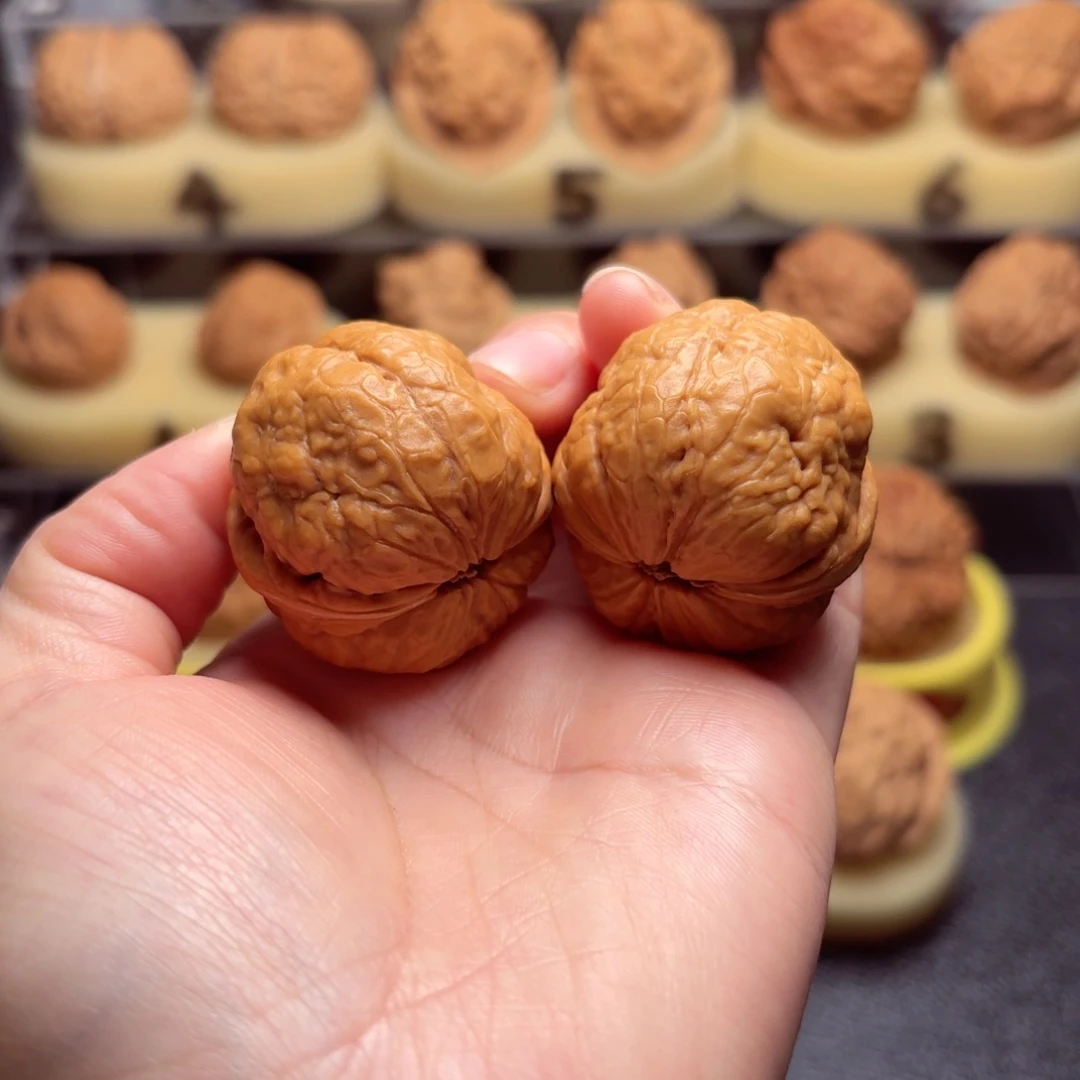 文玩核桃把件鯨*、水晶蟾