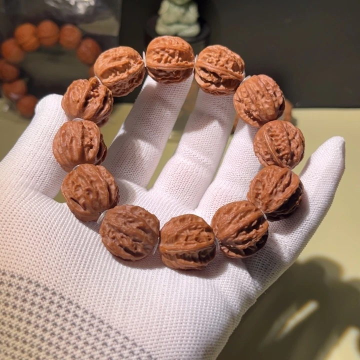 文玩核桃手串…………1
