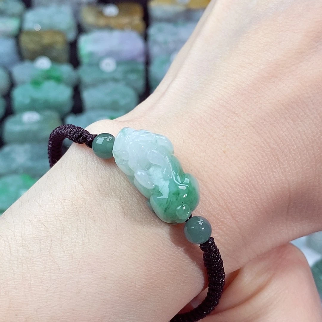 颈饰未镶嵌翡翠天然