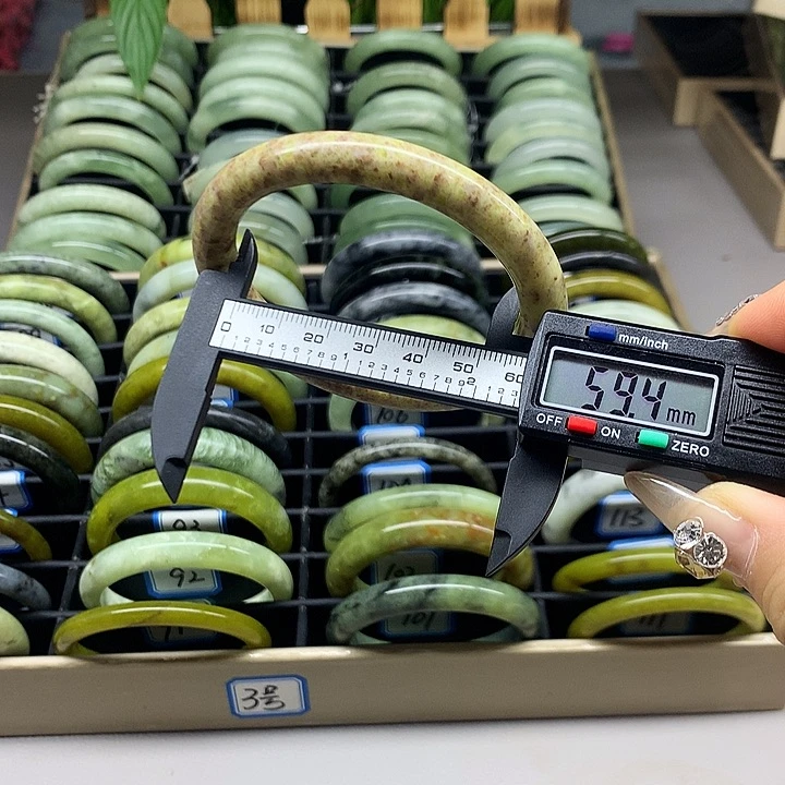 未镶嵌蛇纹石玉手镯105