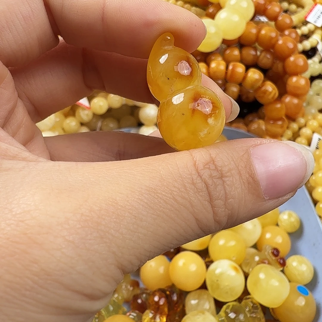 琥珀未镶嵌珠宝奇石