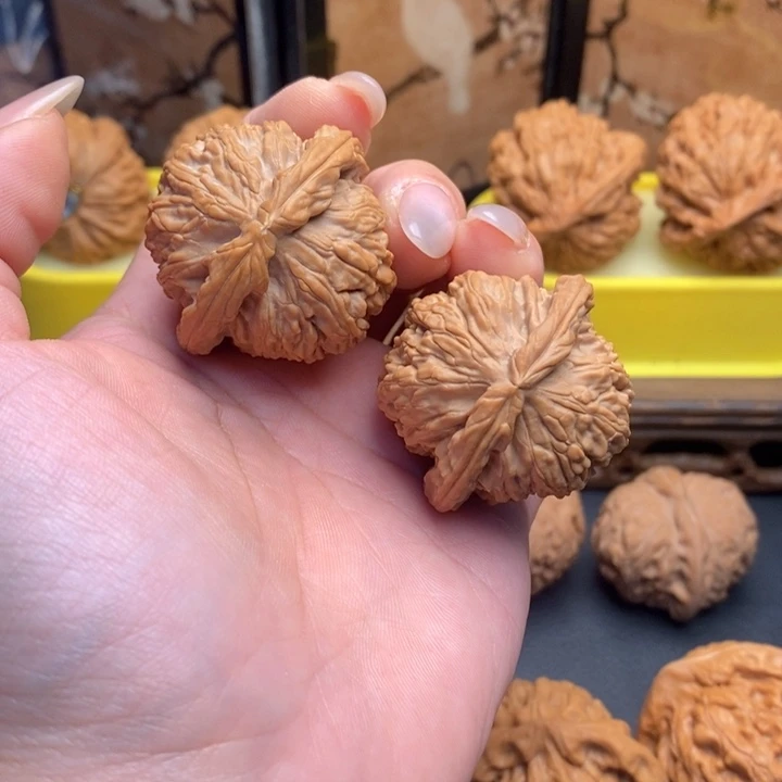 文玩核桃把件668白狮子全品38