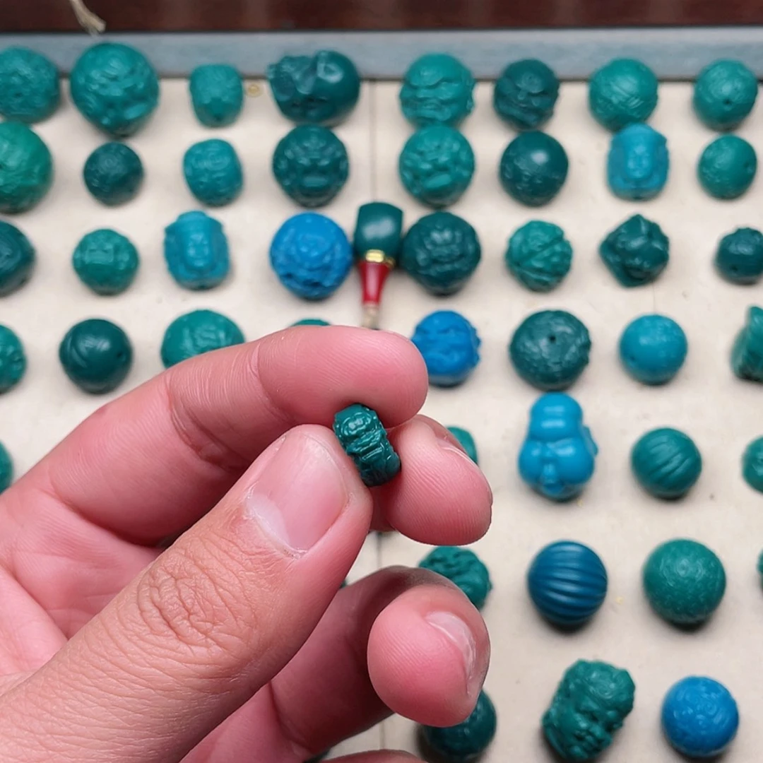 【闪购商品】玻璃颈饰12地狱色龙扣