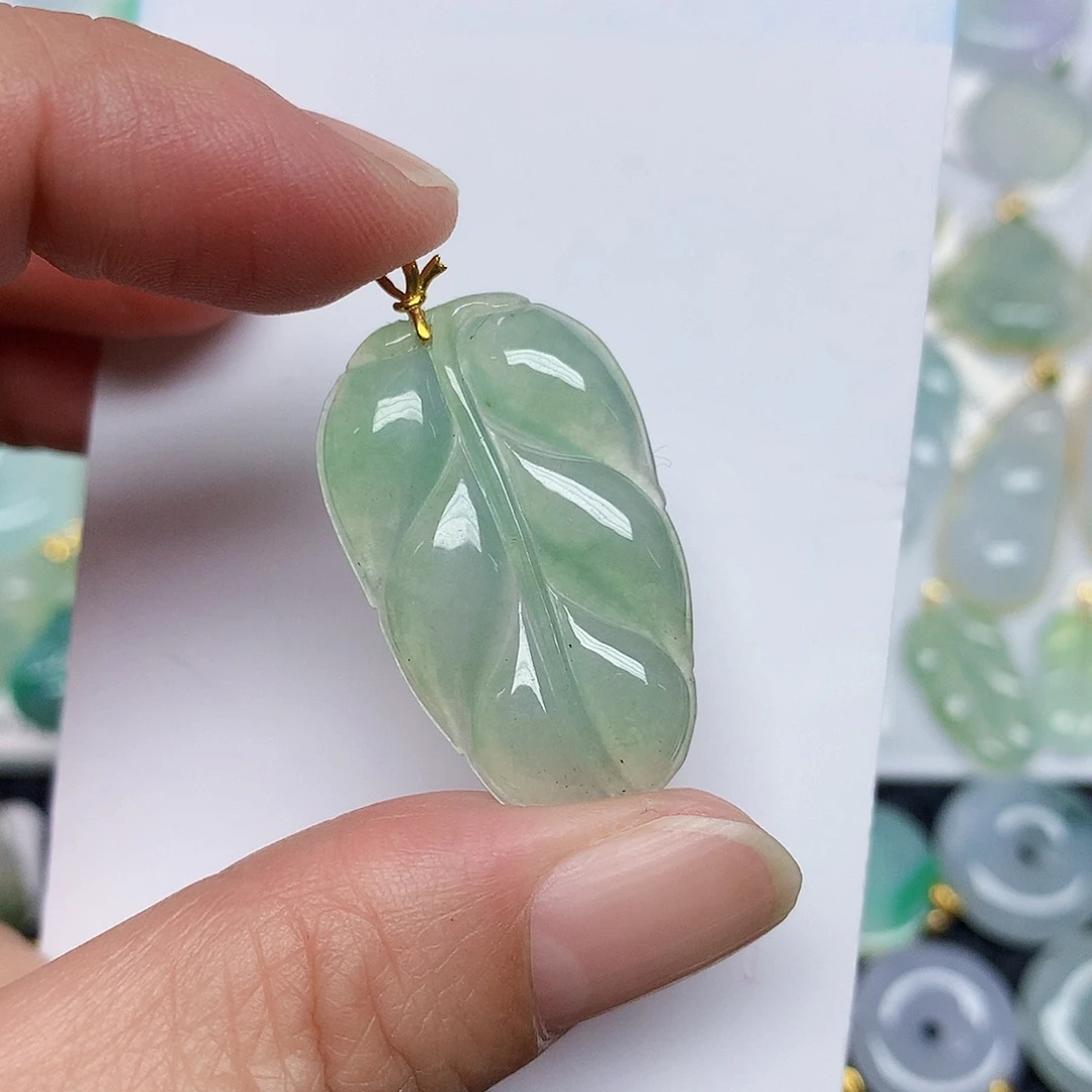 翡翠18K金镶嵌颈饰3467789