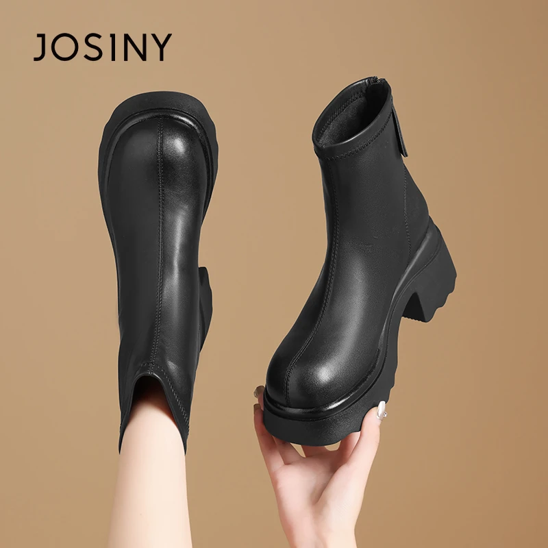 卓诗尼2025新款黑色短筒高跟增高马丁靴圆头瘦瘦靴小个子时装靴女