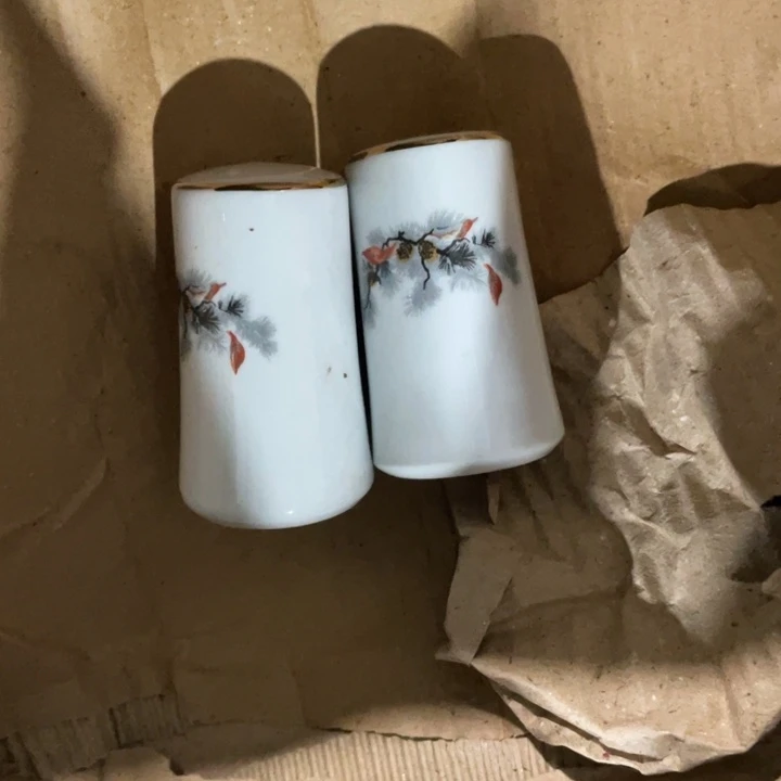 摆件陶瓷盘子碗都实惠