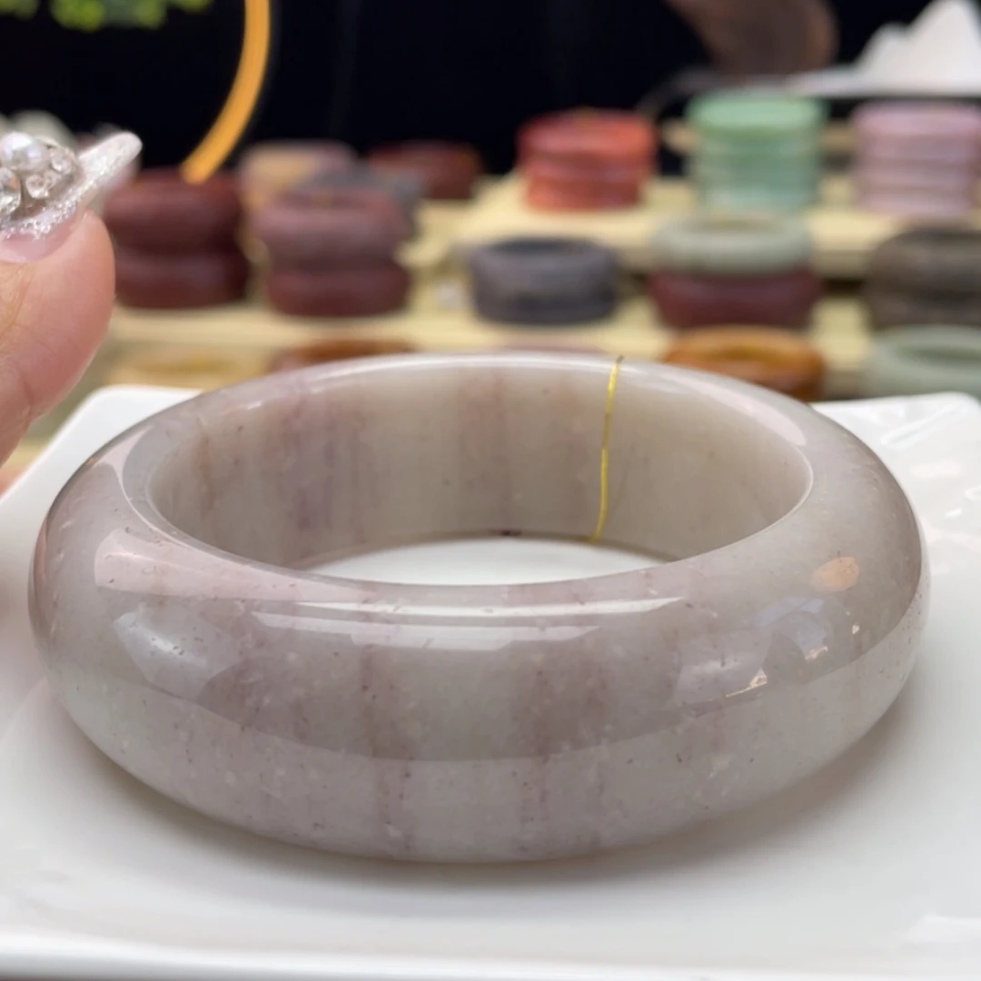 【闪购商品】石英质玉手镯未镶嵌没**干