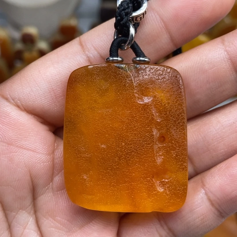 【闪购商品】琥珀颈饰未镶嵌