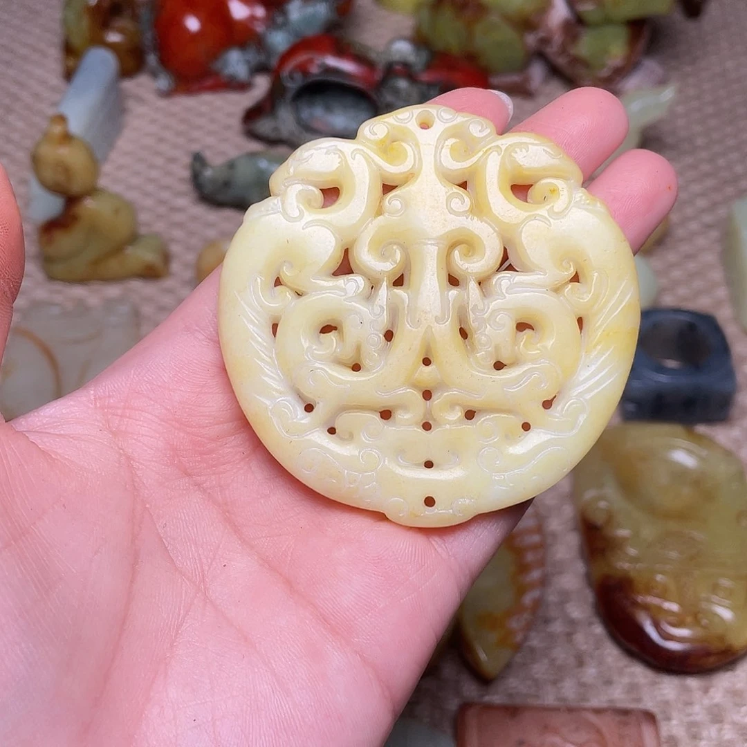 蛇纹石玉未镶嵌如图