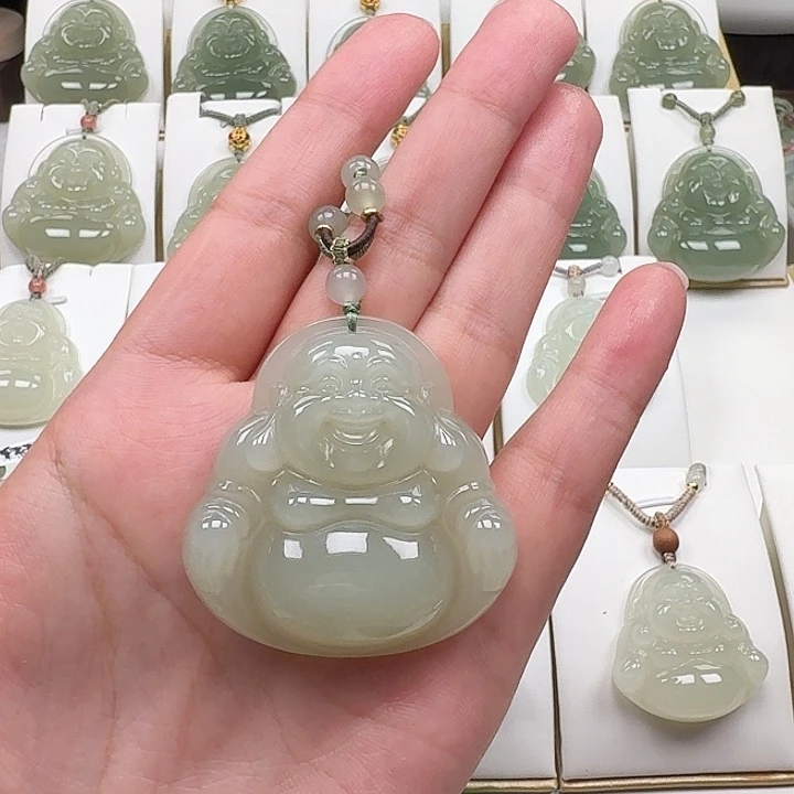 莲***)和田玉未镶嵌颈饰