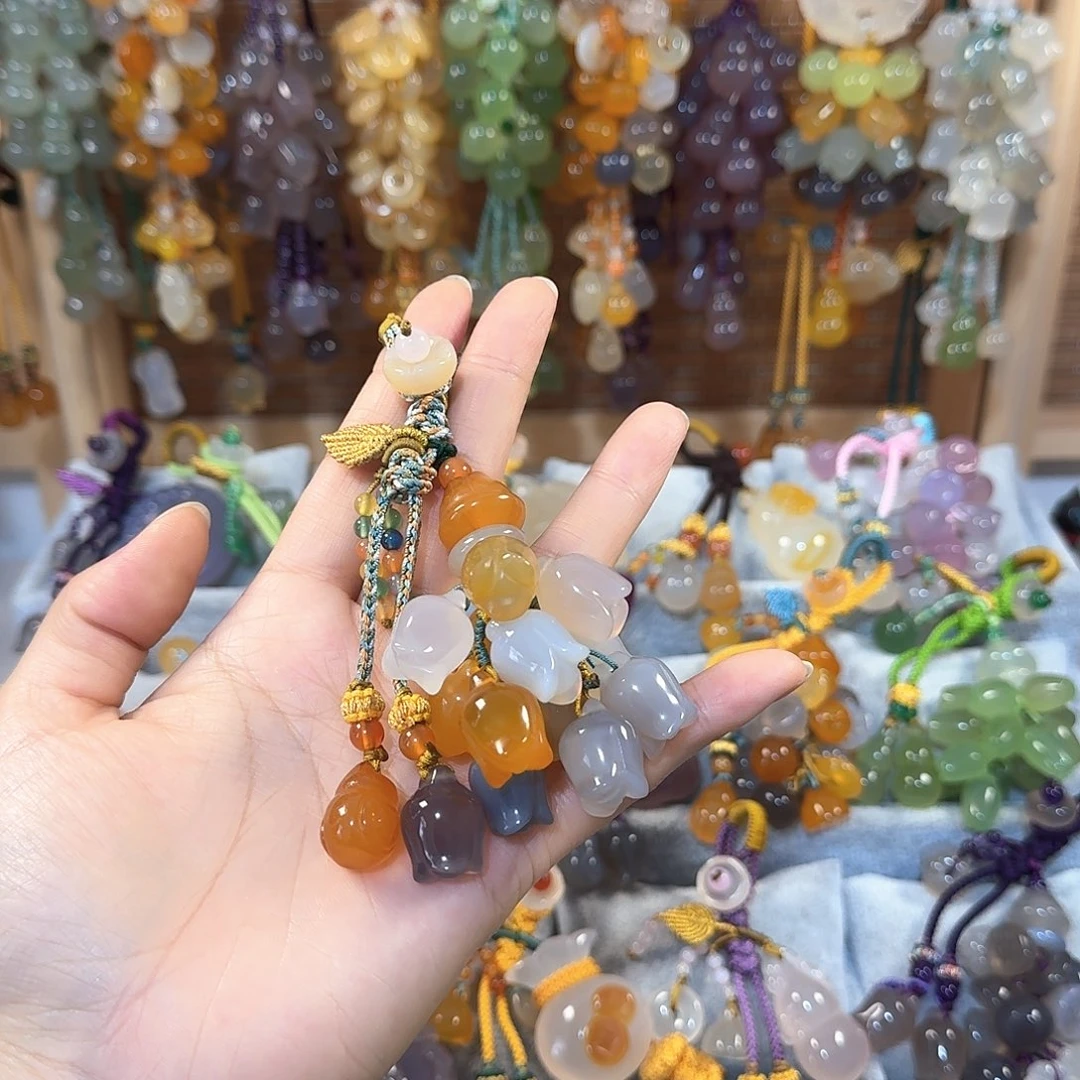 玛瑙/玉髓挂件福利款通货料子不挑带有包容点未镶嵌没****?