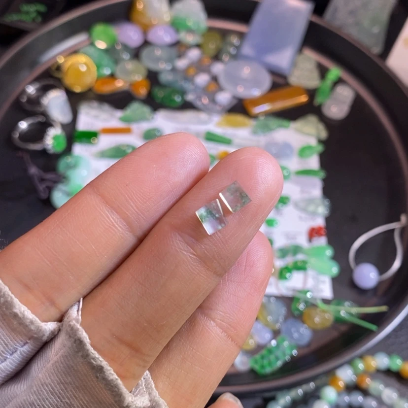 【闪购商品】翡翠挂件未镶嵌切割
