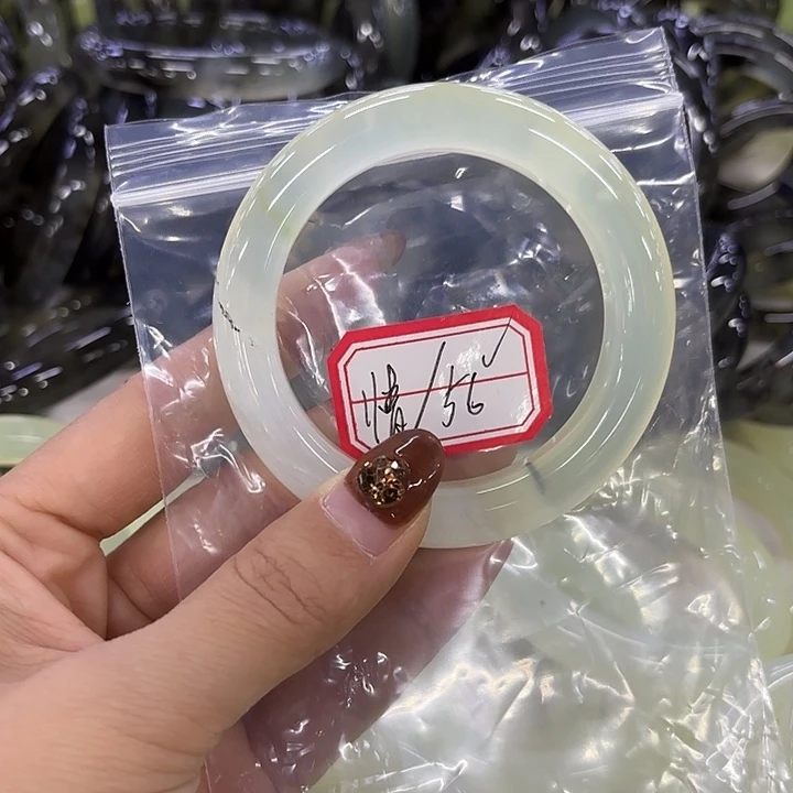 小***情蛇纹石玉未镶嵌手镯