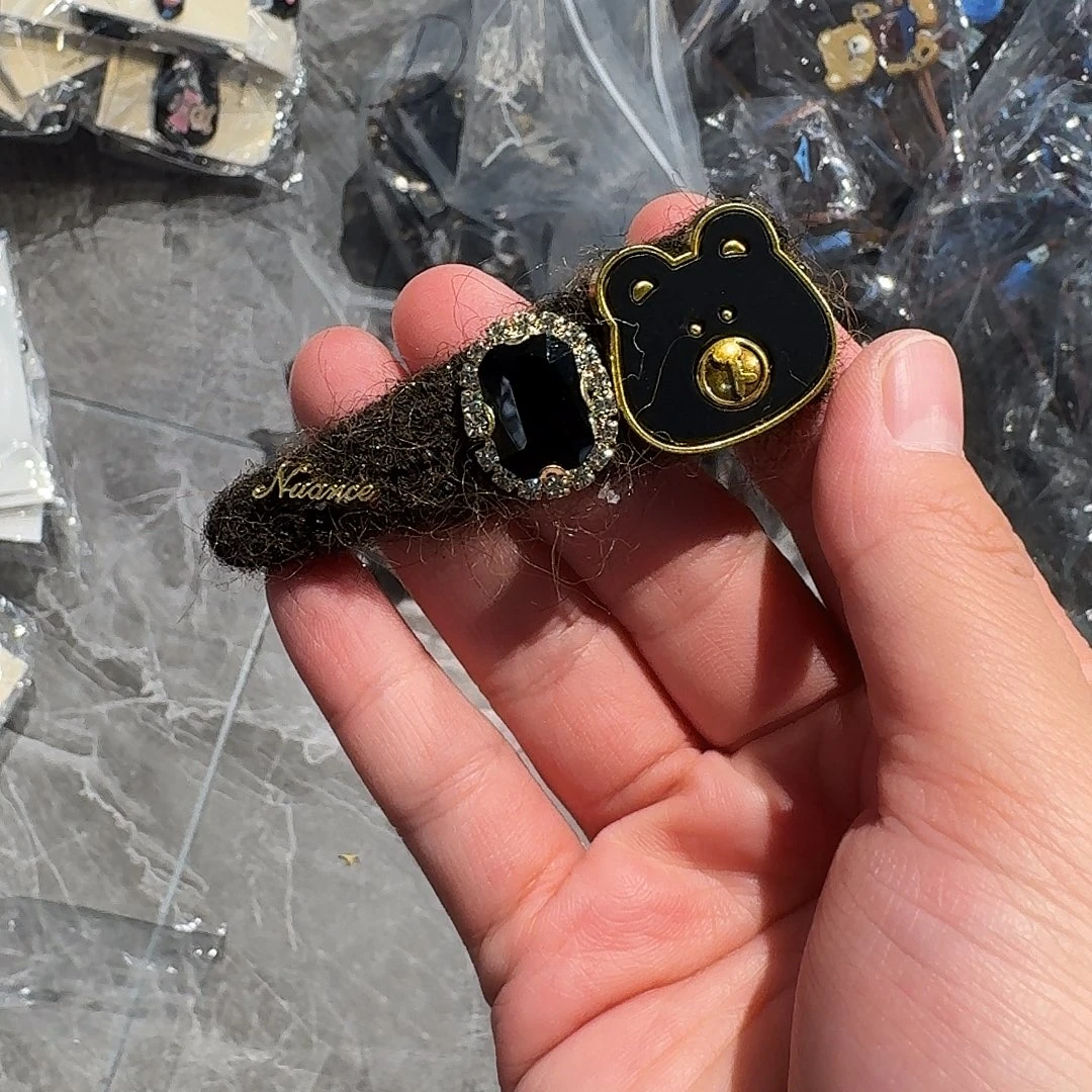 非金属小熊毛线拜拜