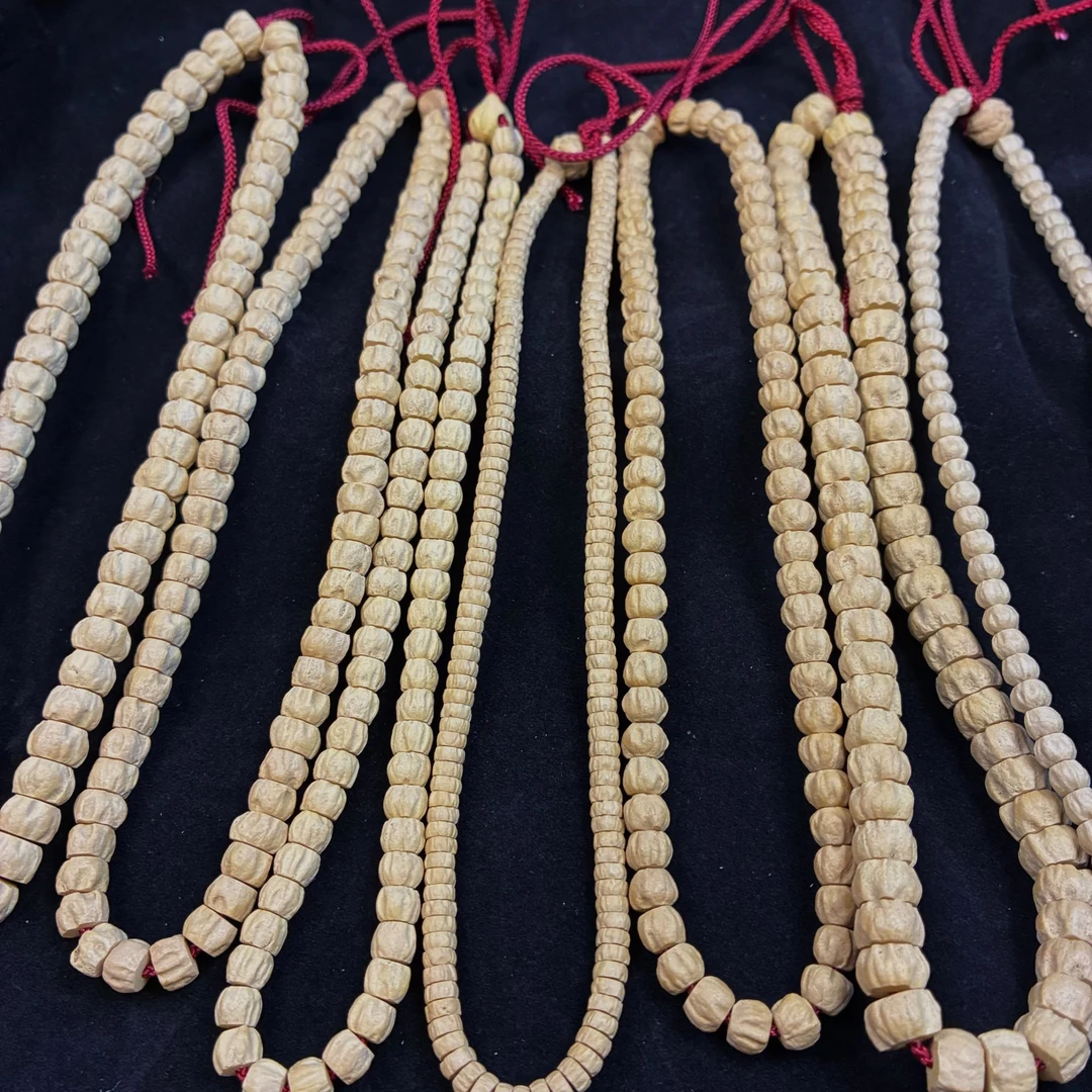 精品手持高油高密柏香籽手持随机发