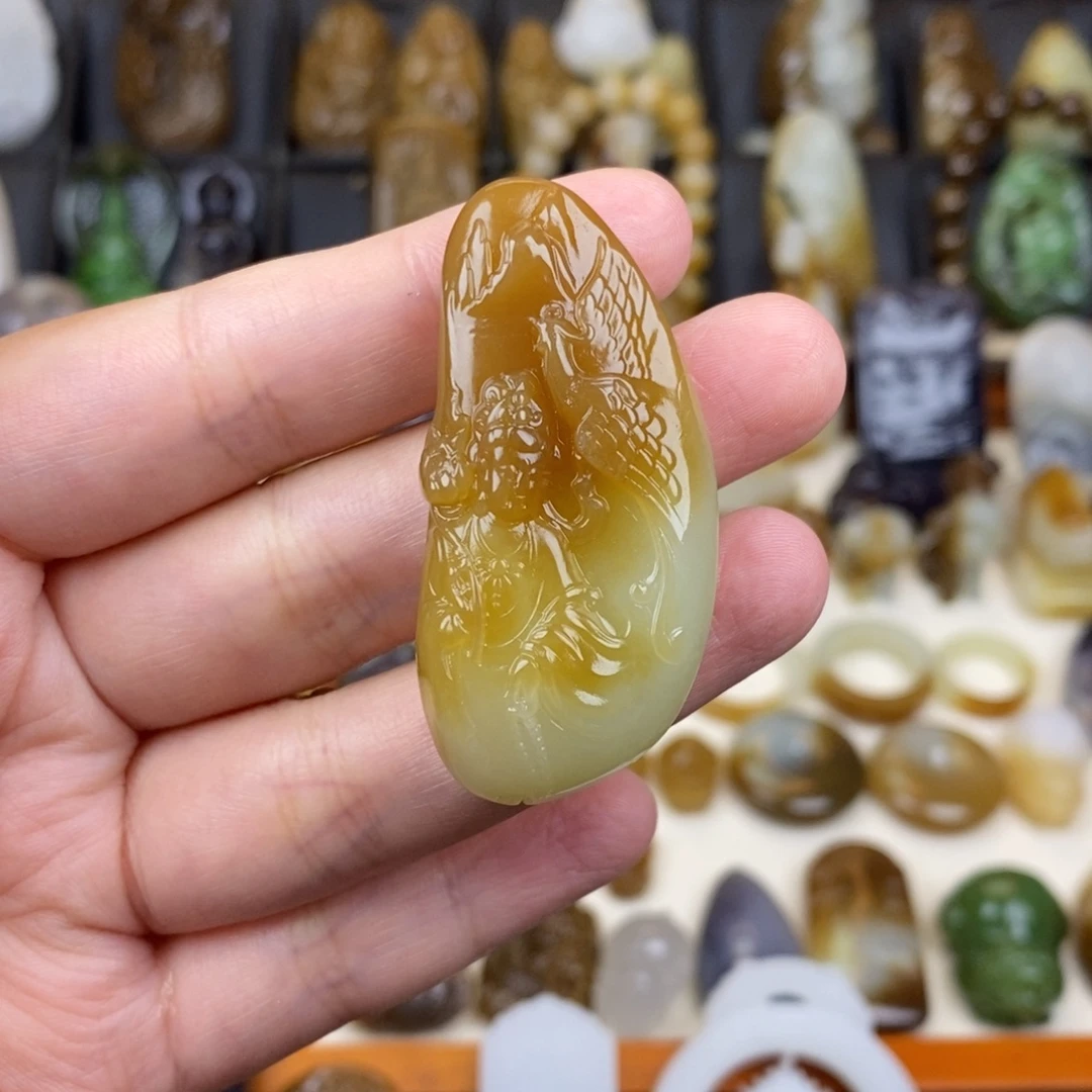 和田玉未镶嵌颈饰