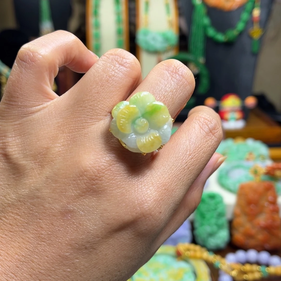 翡翠未镶嵌颈饰天然翡翠戒指