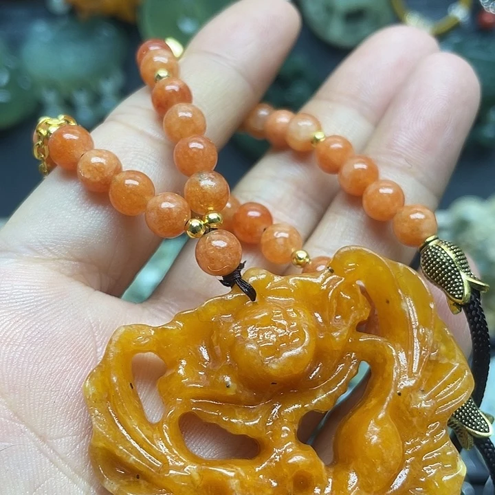 未镶嵌蛇纹石玉颈饰