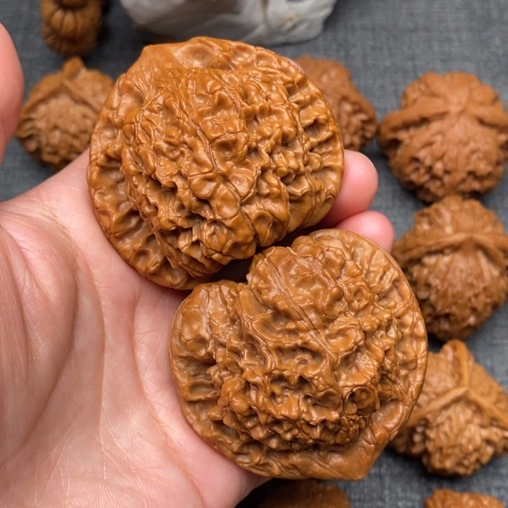 文玩核桃吊坠尺寸52官帽