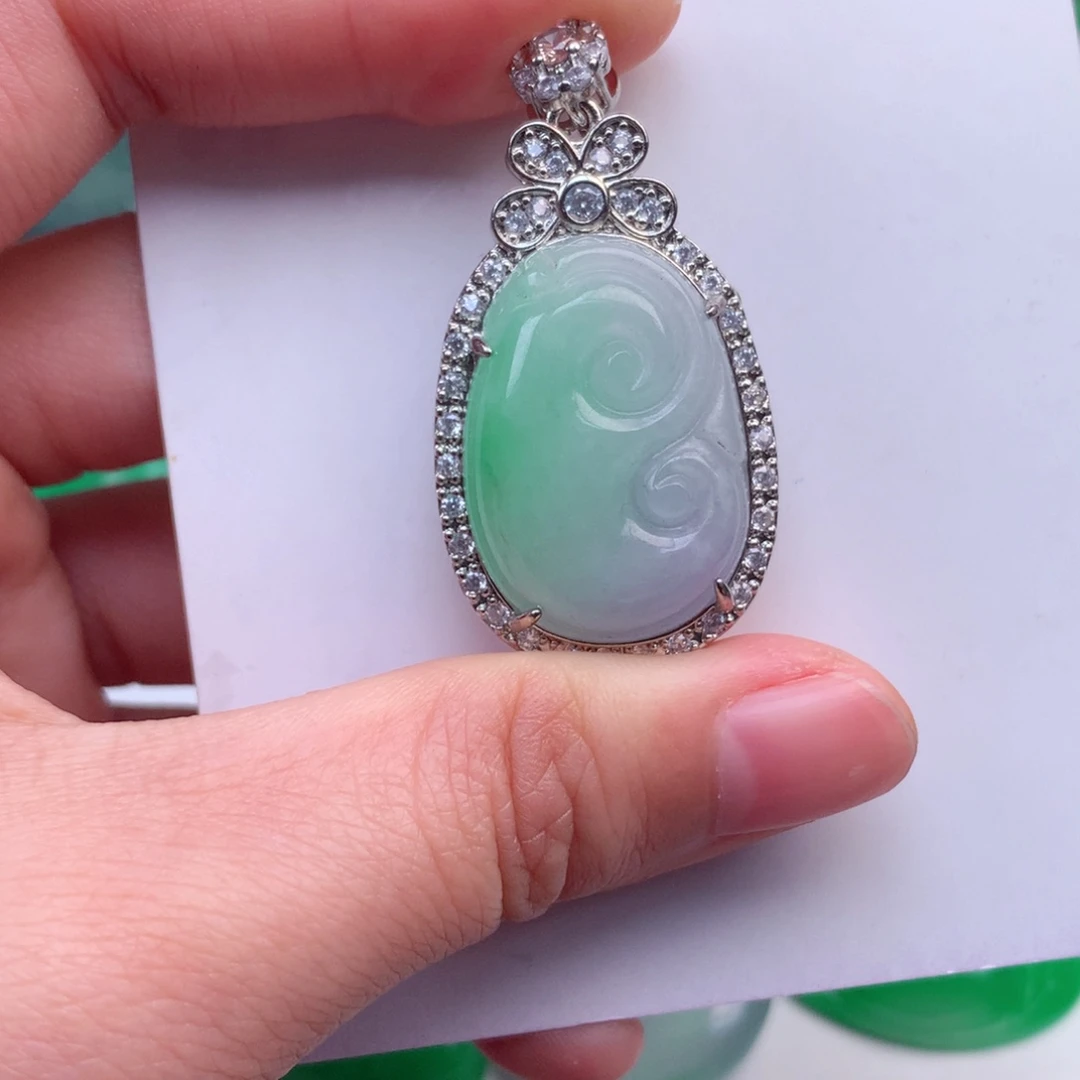 天然的缅料a货吊坠挂件